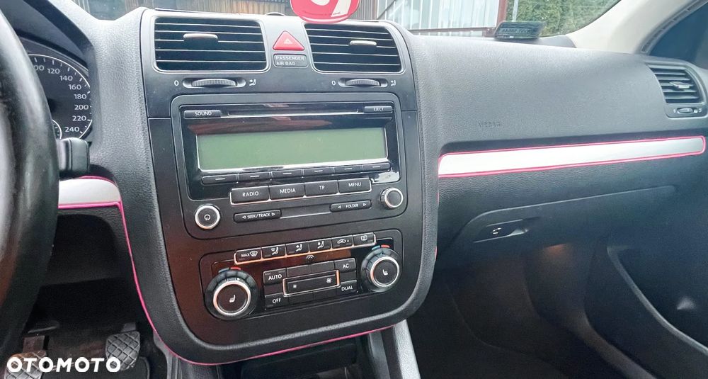 Volkswagen Jetta 1.6 TDI Highline Perfectline - 9