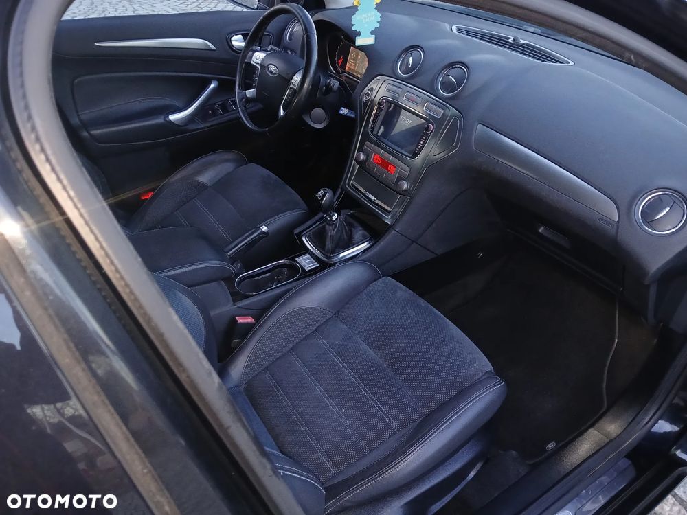 Ford Mondeo 2.5 Titanium - 24