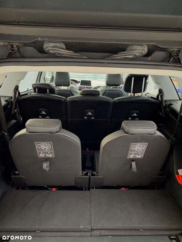Peugeot 5008 - 24