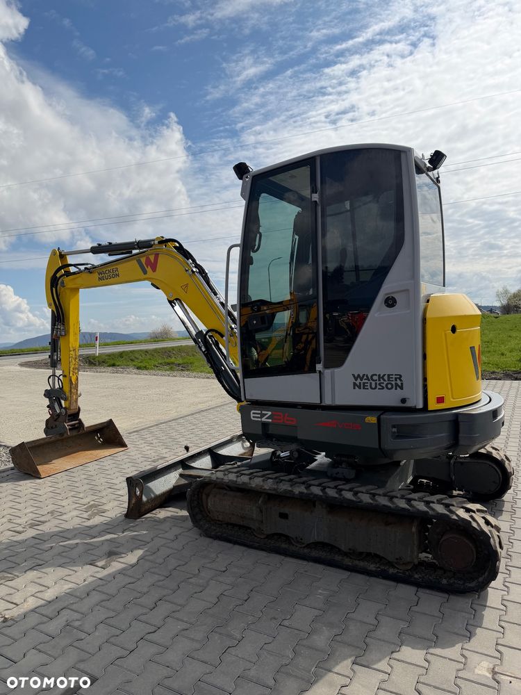 Wacker Neuson EZ36 - 11