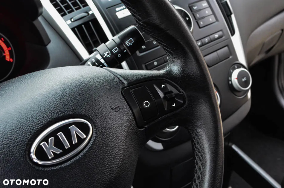 Kia Ceed Cee'd 1.6 Comfort - 31