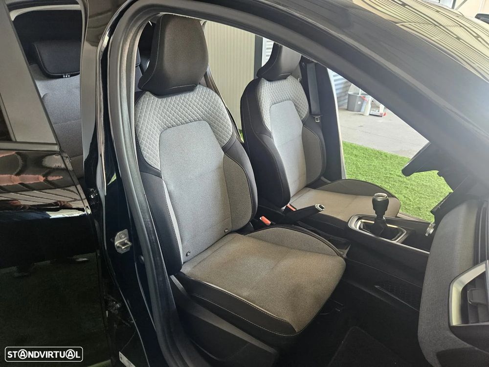 Mitsubishi Colt 1.0 MPI-T Invite - 27