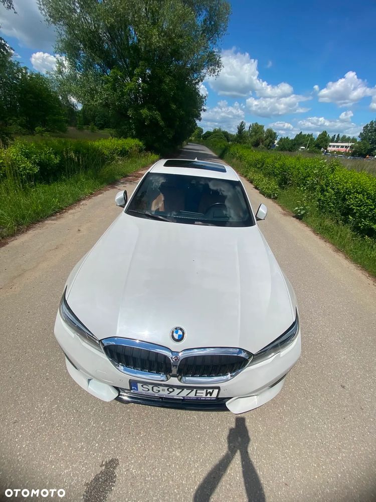 BMW Seria 3 320d xDrive Edition Luxury Line Purity - 26