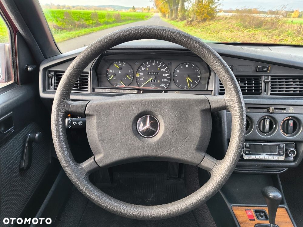 Mercedes-Benz W201 (190) - 10