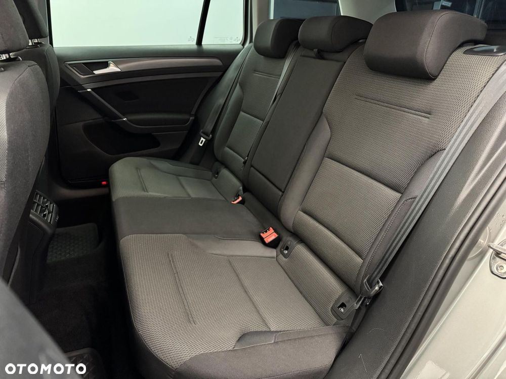 Volkswagen Golf - 20