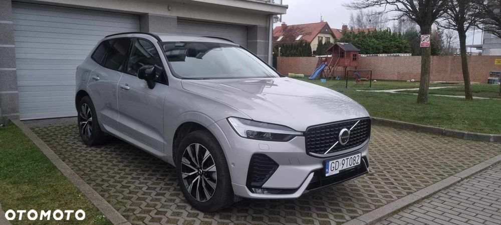 Volvo XC 60 B4 D AWD Plus Dark - 1