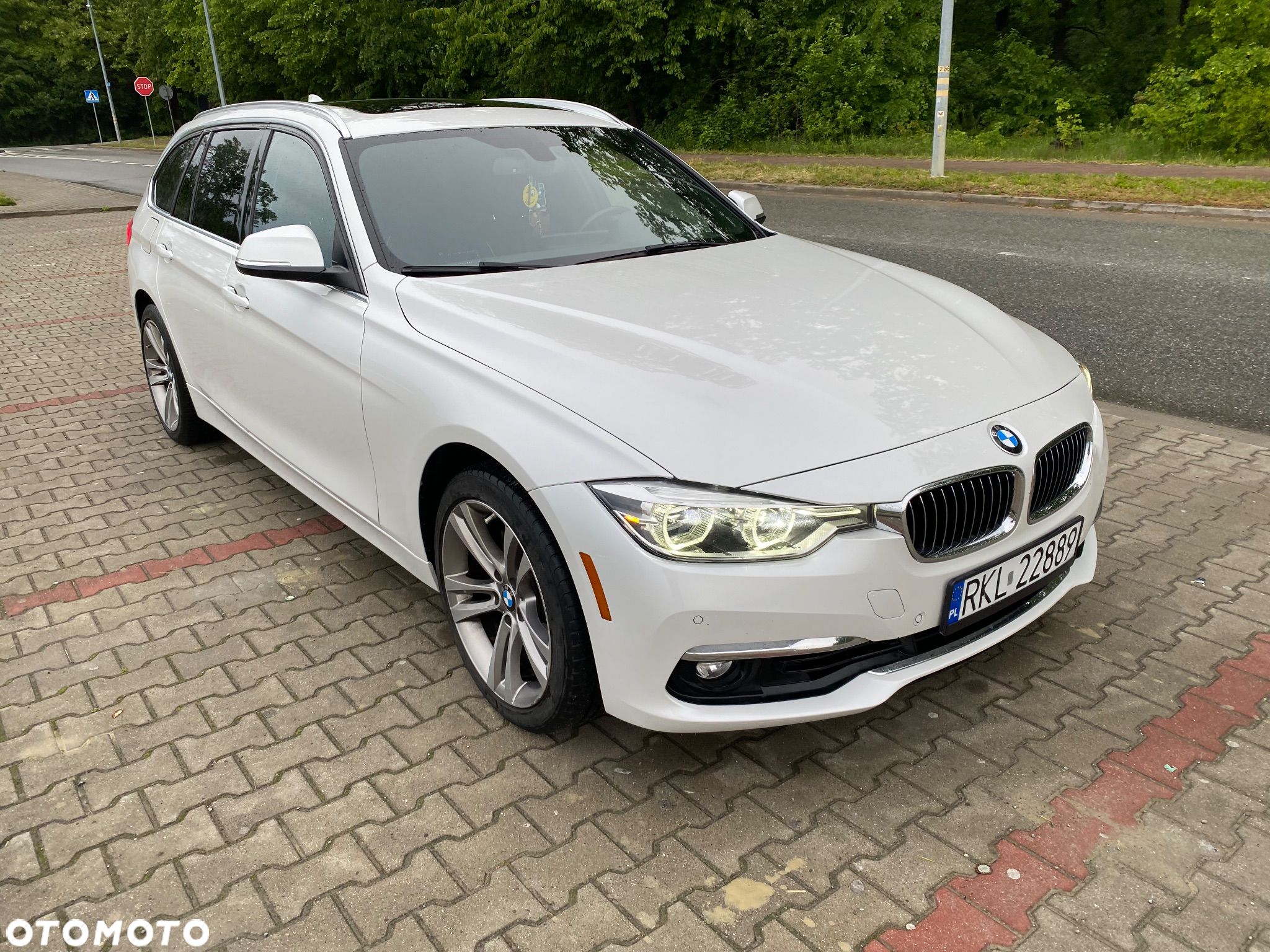 BMW Seria 3 330i xDrive Luxury Line - 1