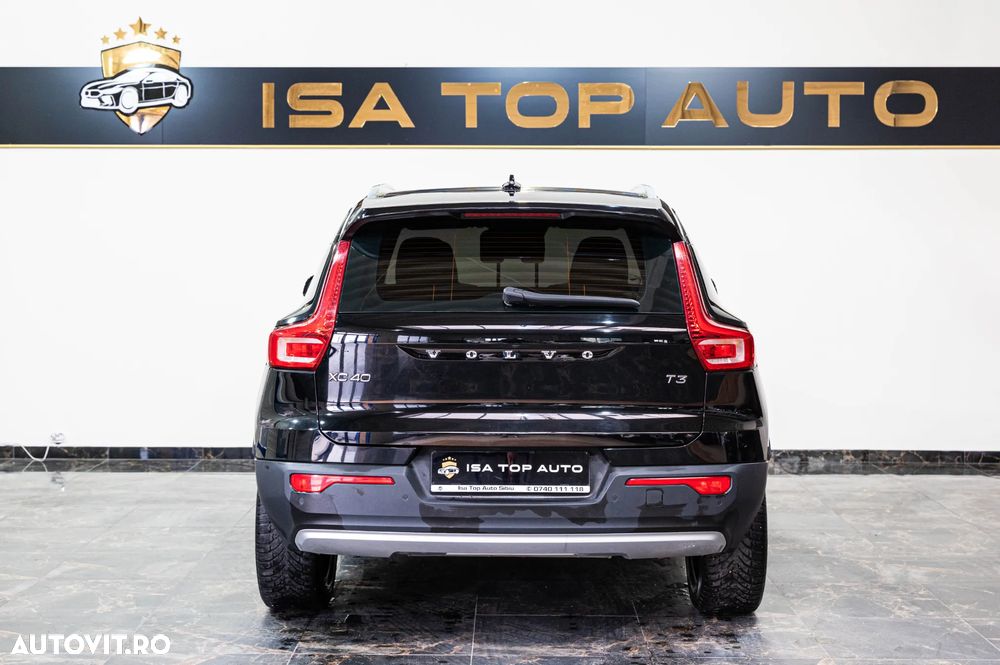 Volvo XC 40 T3 Geartronic Momentum - 32