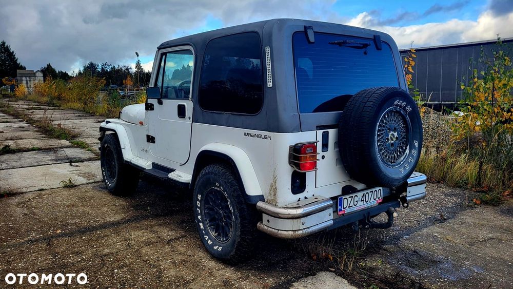Jeep Wrangler - 2