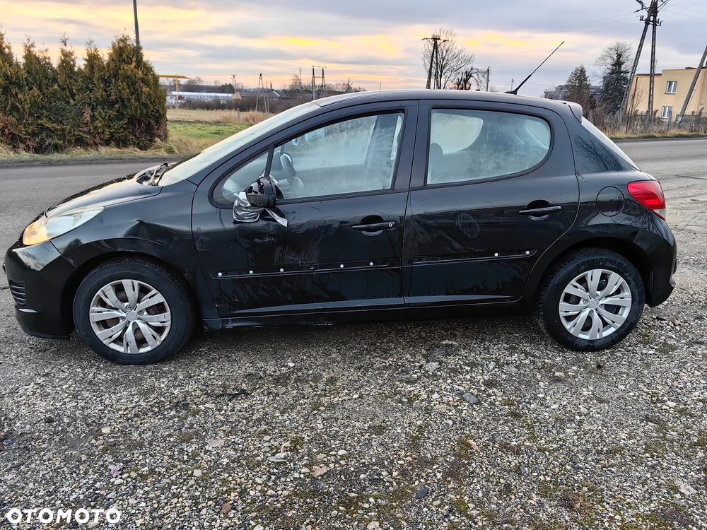 Peugeot 207 1.4 HDi Presence Euro5 - 8