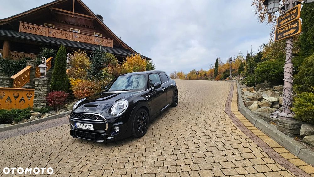 MINI Cooper John Works Trim