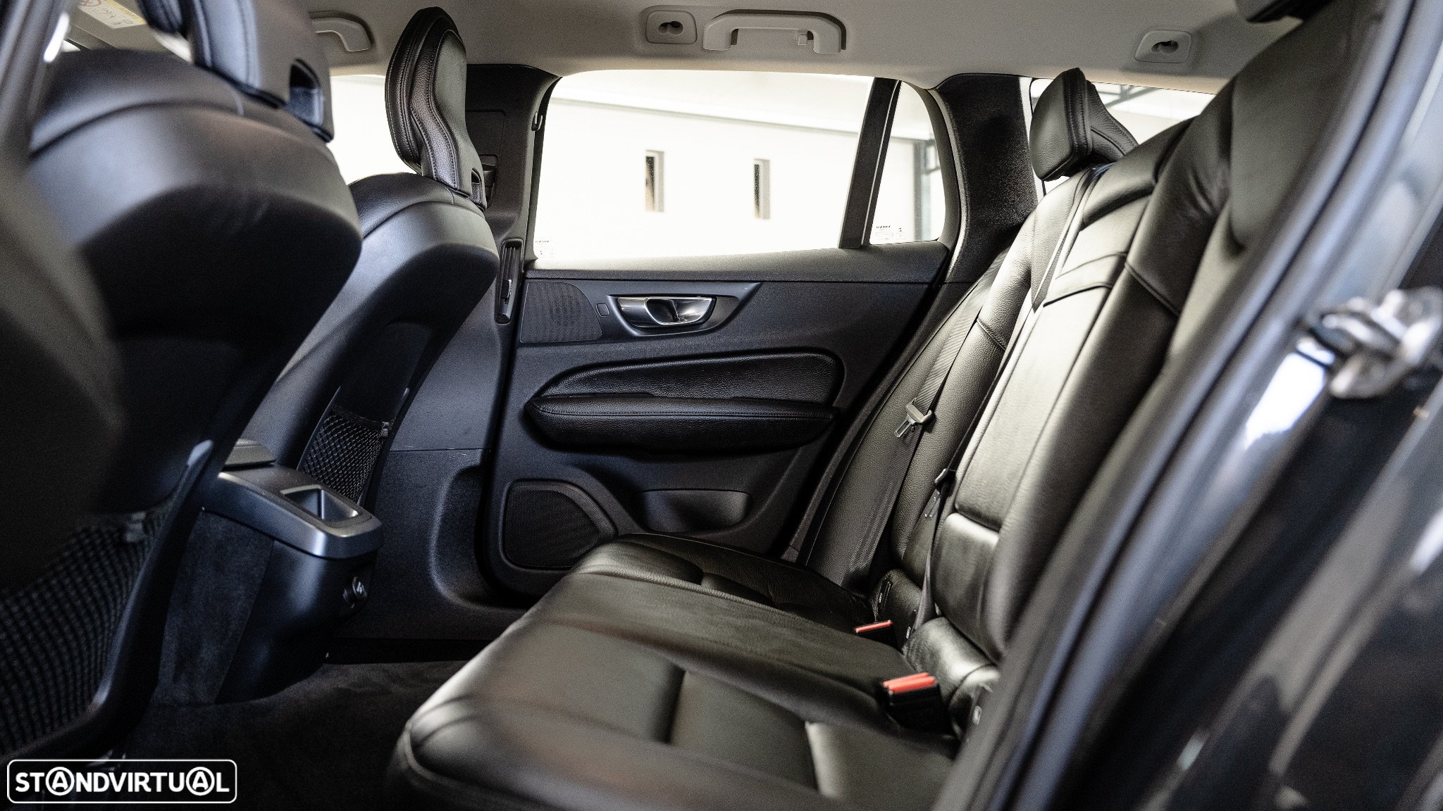Volvo V60 2.0 D4 Inscription Geartronic - 31