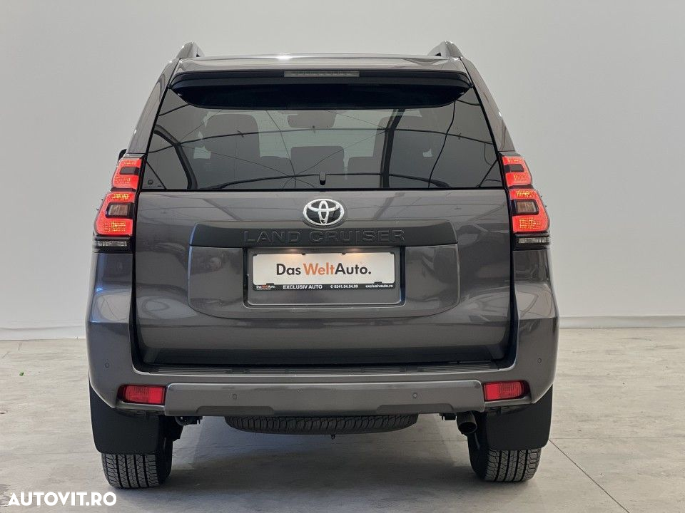 Toyota Land Cruiser - 37