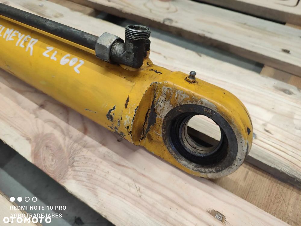 SIłownik wychyłu łyżki Zettelmeyer ZL602 - 6