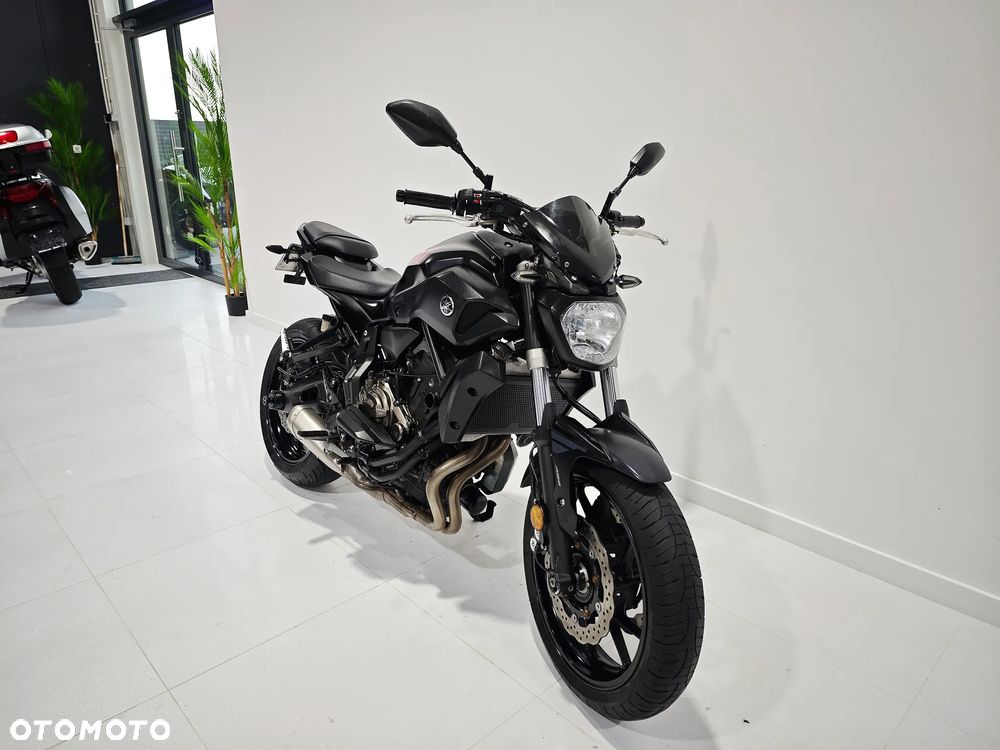 Yamaha MT - 6