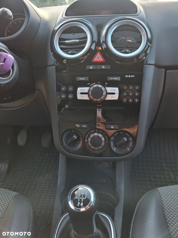 Opel Corsa 1.4 16V Cosmo - 20
