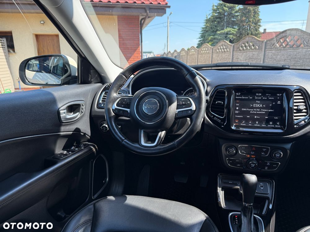 Jeep Compass - 32
