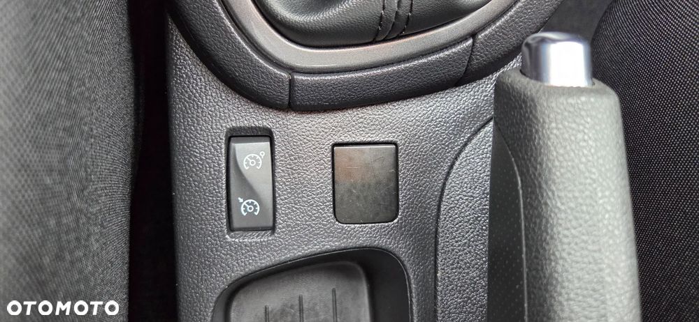 Renault Clio 1.2 16V 75 Limited - 29