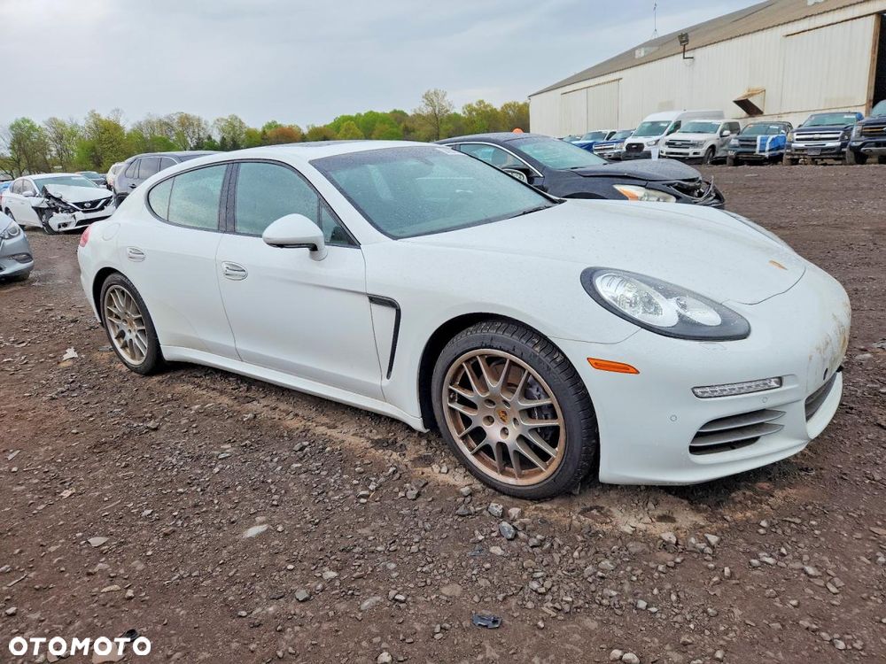 Porsche Panamera PDK - 5
