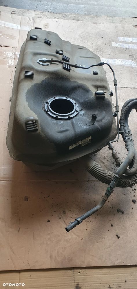 Zbiornik paliwa bak Hyundai IX35 1.7 CRDI 31100-2Y230 - 5