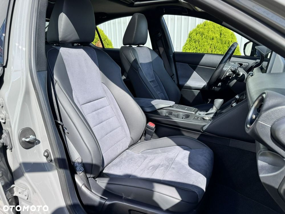 Lexus IS - 21