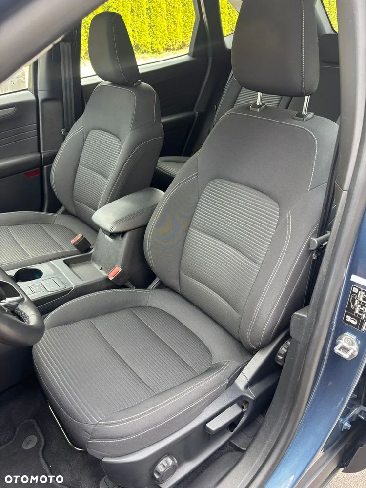 Ford Kuga 2.5 Duratec FHEV 4x4 TITANIUM - 19