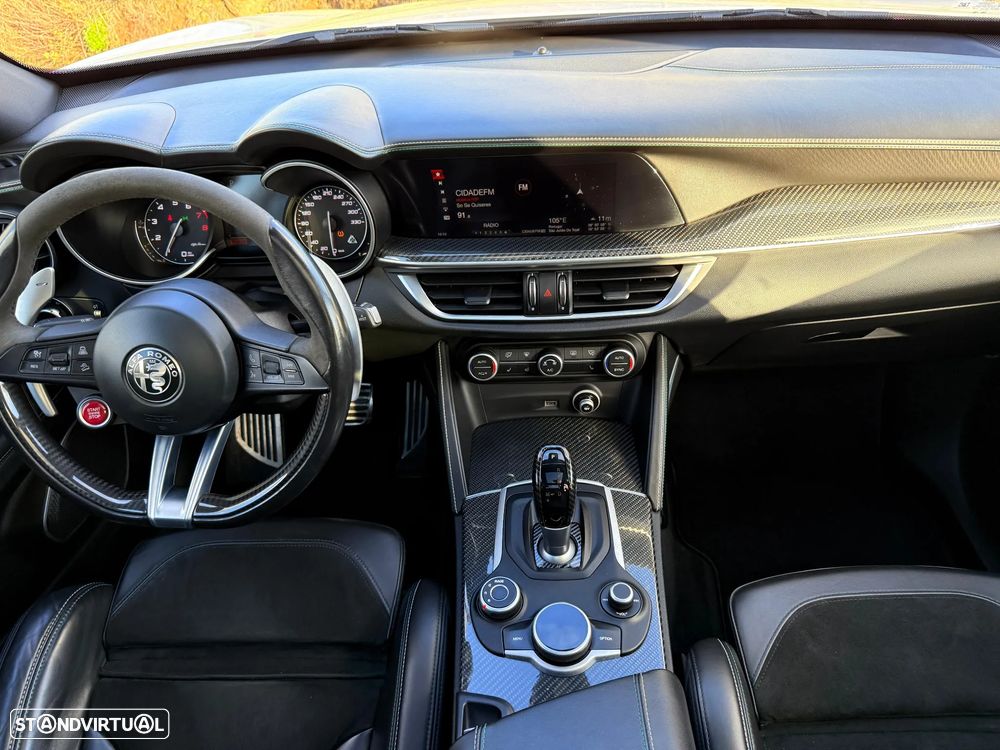 Alfa Romeo Stelvio V6 2.9 Bi-Turbo AT8-Q4 Quadrifoglio - 16