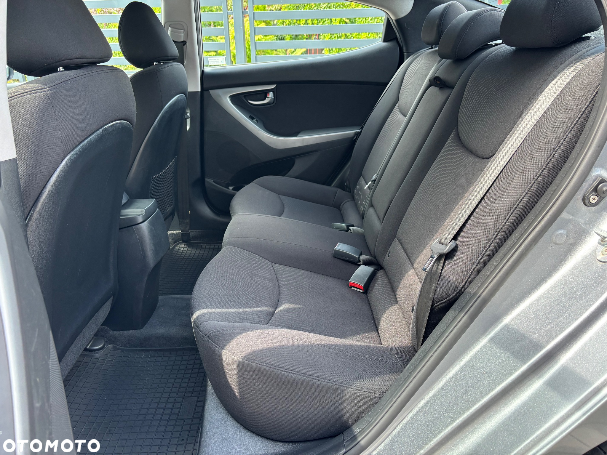 Hyundai Elantra 1.6 Comfort - 35