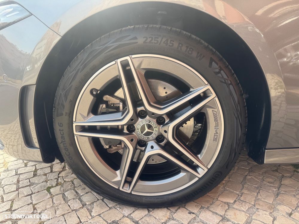 Mercedes-Benz A 250 e AMG Line - 8