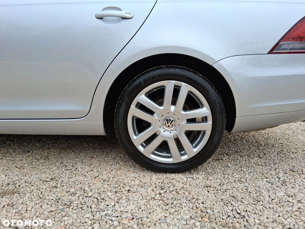 Volkswagen Golf 2.0 TDI DPF MATCH - 38