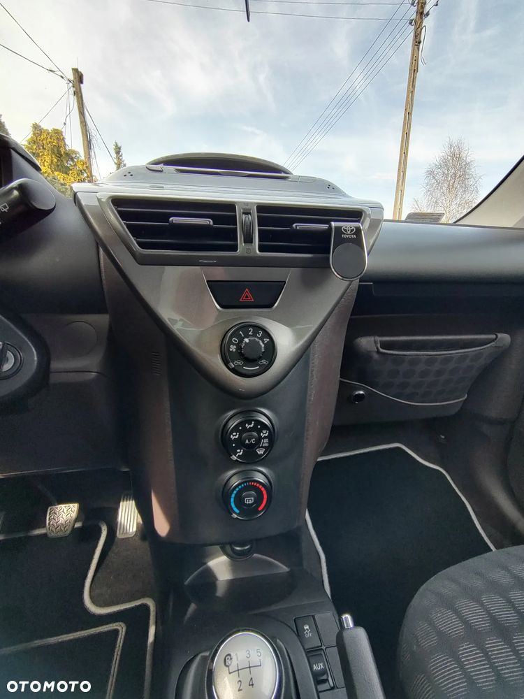 Toyota iQ 1.0 Luna - 15