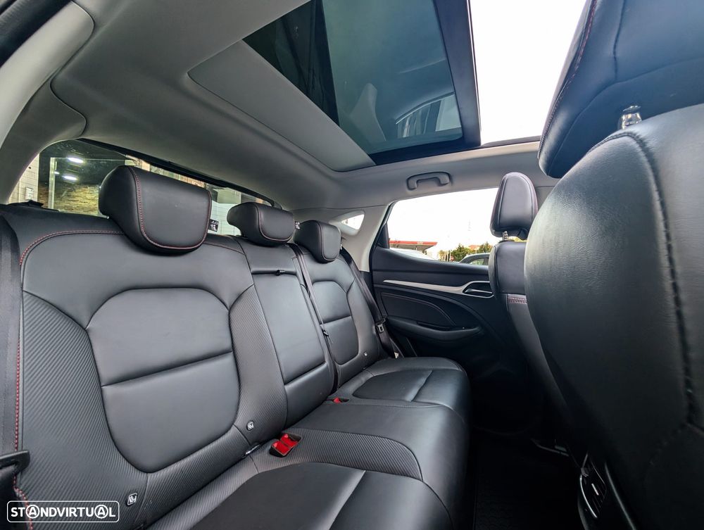 MG ZS EV 72.6 kWh Luxury OBC 11 kW - 7