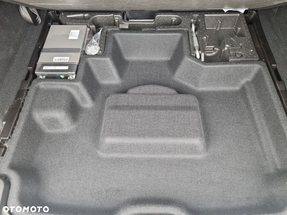 Volvo XC 60 B4 D Momentum - 26
