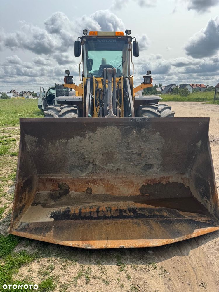 Volvo L120E - 9