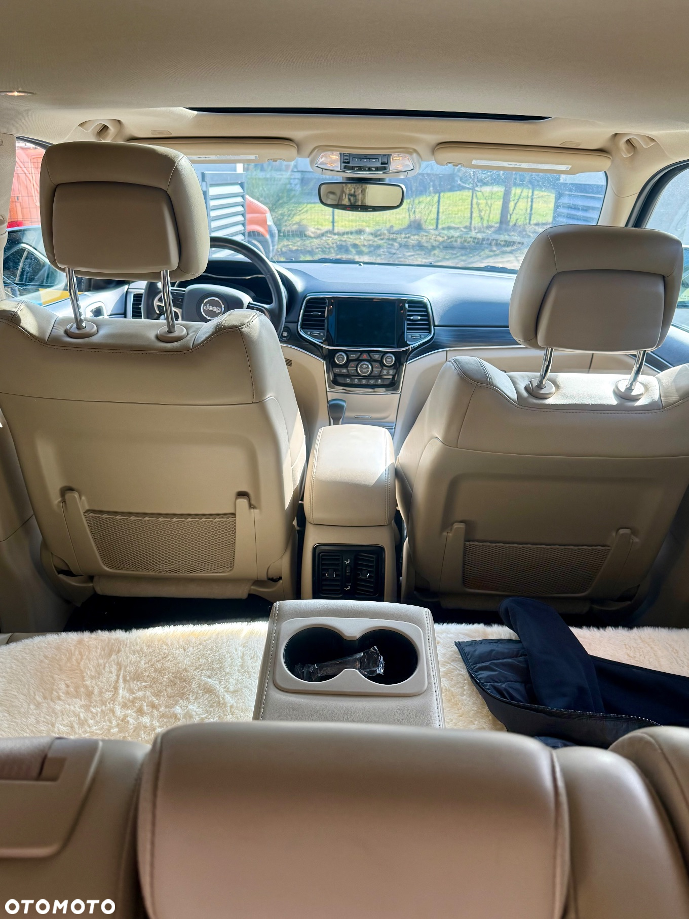 Jeep Grand Cherokee - 21