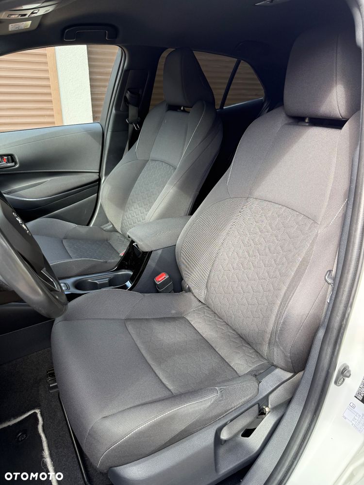Toyota Corolla 1.8 Business Edition - 17