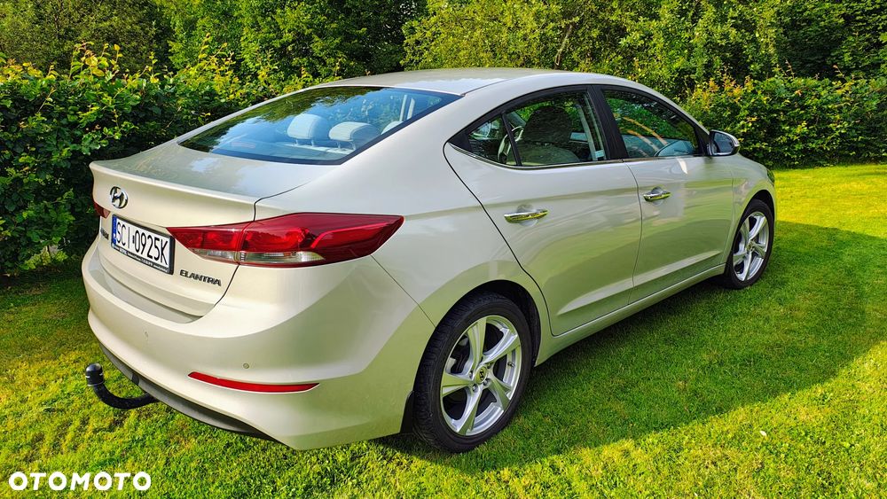 Hyundai Elantra 1.6 Comfort - 1