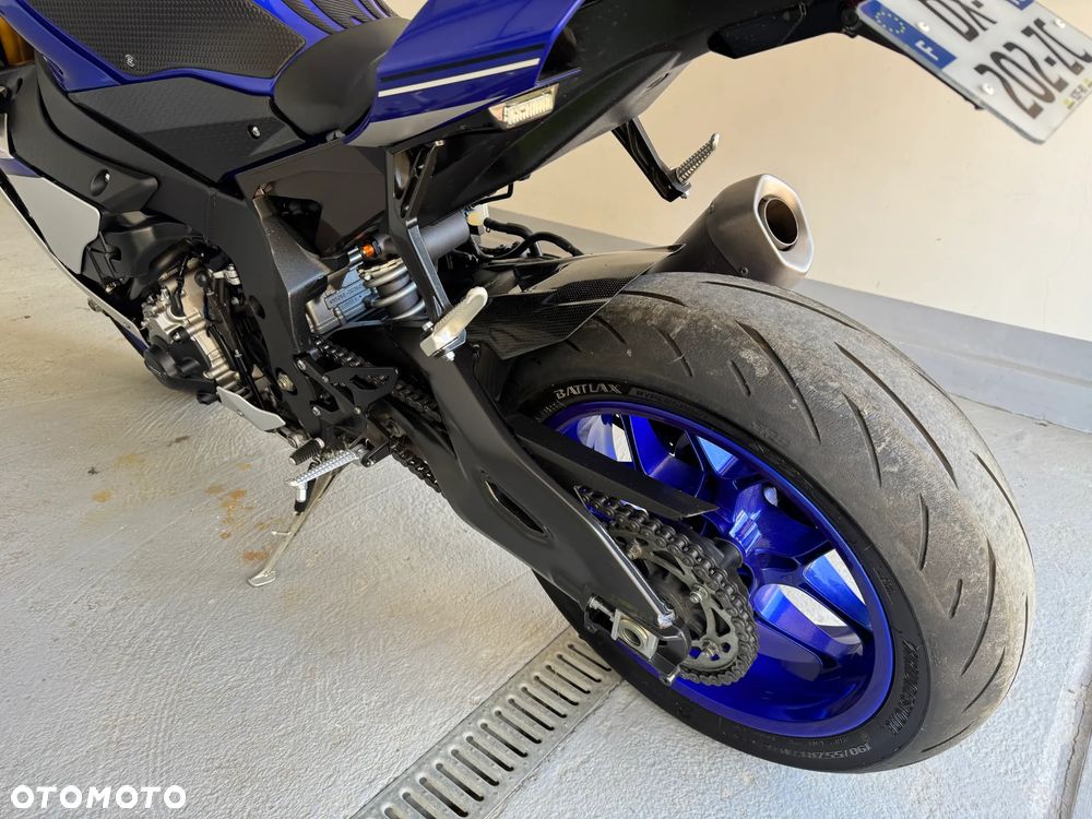 Yamaha YZF - 21