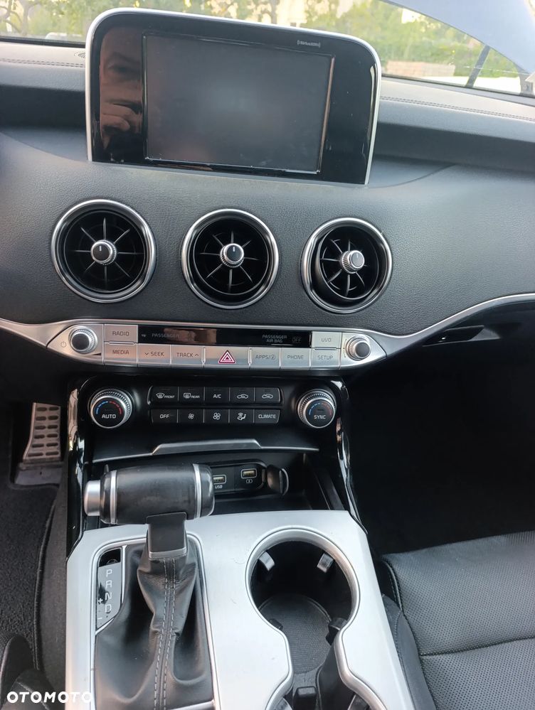 Kia Stinger - 21