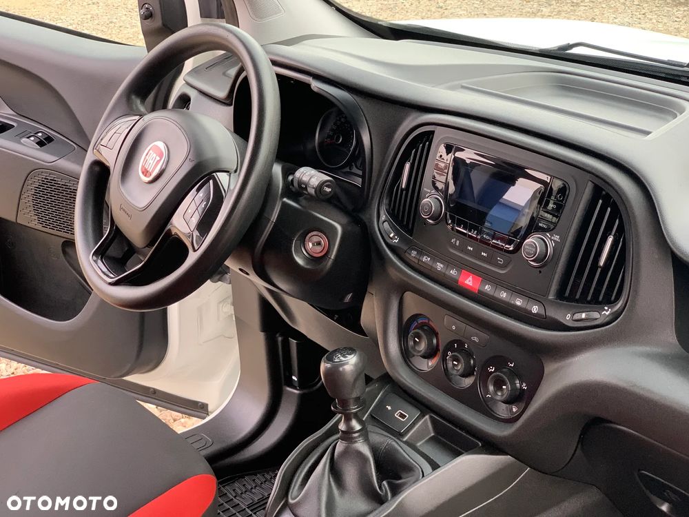 Fiat DOBLO MAXI SX DYNAMIC+ KOMBI VAN MINIBUS WZMOCNIONY 5cio osobowy N1 Homologacja cięż. HAK wpinany, Bagażnik dachowy, Alarm, Parktroniki, Halogeny, Podgrzewane fotele, Koła 16' MOCNY SILNIK 1.6 MultiJet, Emisja spalin Euro6, Skrzynia biegów 6cio stopniowa! - 12