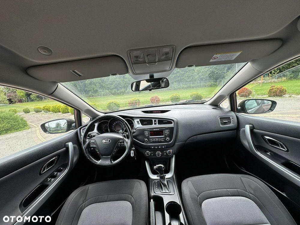 Kia Ceed - 11