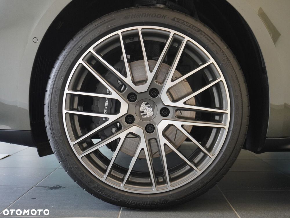 Porsche Panamera 4 - 12