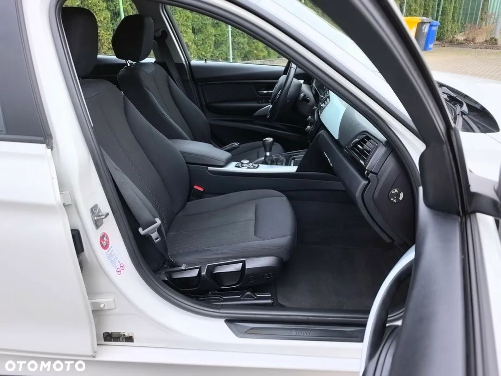 BMW Seria 3 318d DPF - 20