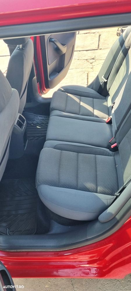 Volkswagen Golf 1.9 TDI DPF Sportline BlueMotion - 18