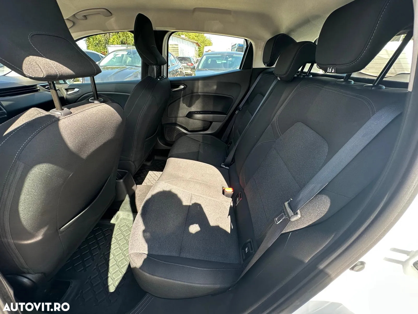 Renault Clio V 1.0 TCe 90 Techno - 18