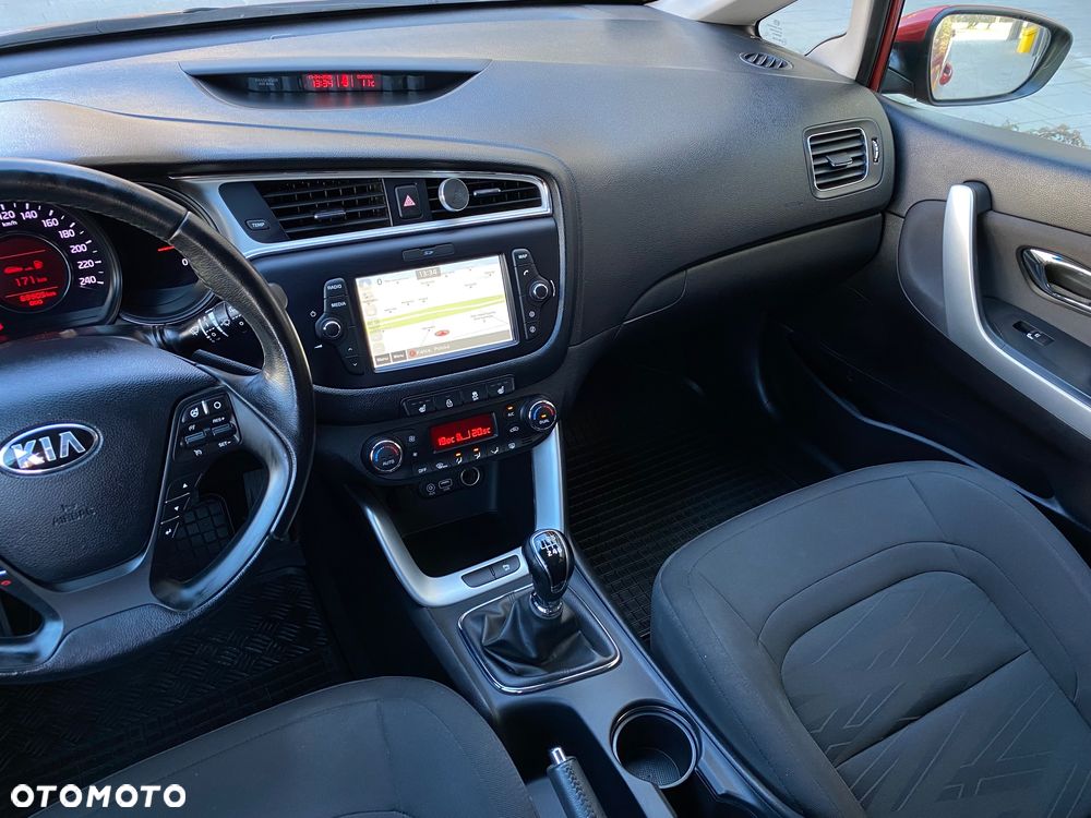 Kia Ceed 1.6 GDI L Business Line - 30