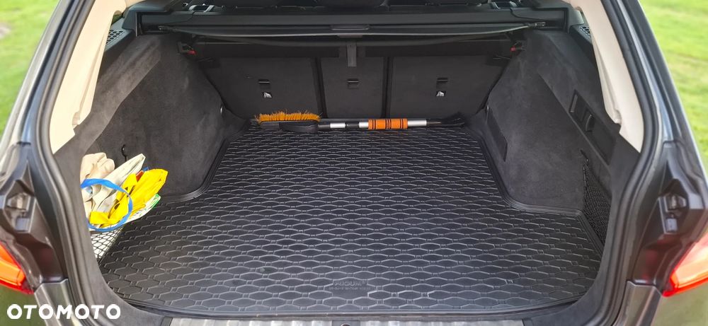 BMW Seria 3 318d Business Edition - 31