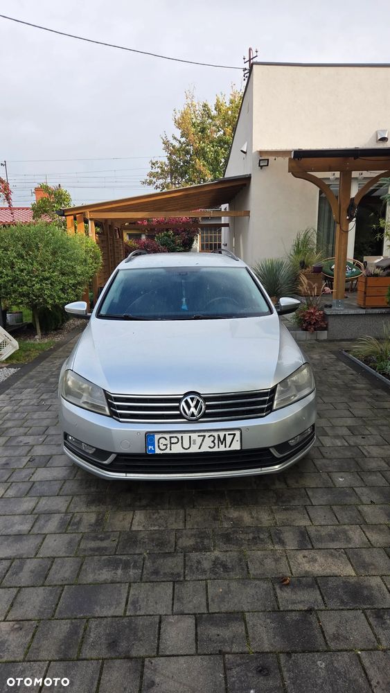 Volkswagen Passat - 1