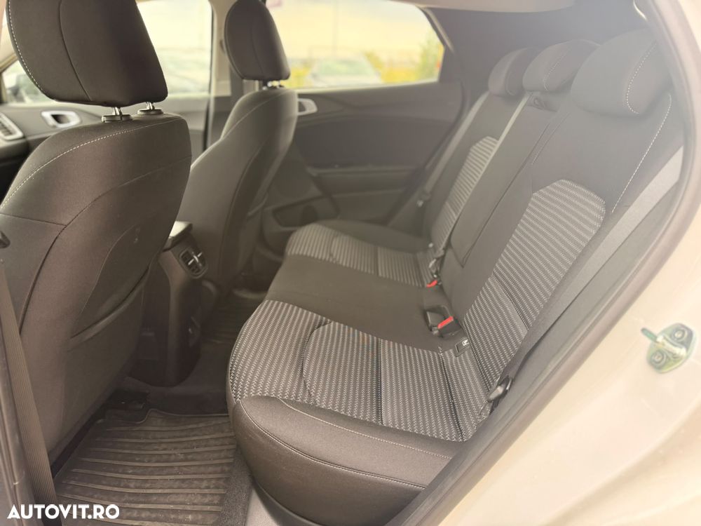 Kia XCeed 1.6 T-GDI 7DCT City - 11