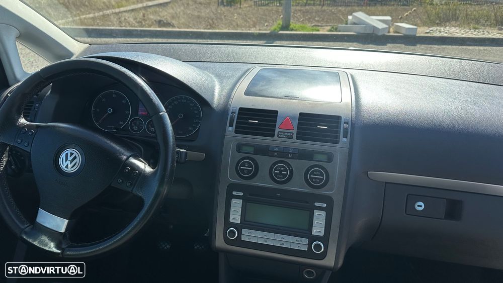 VW Touran 1.9 TDi Highline BlueM. 7L - 19